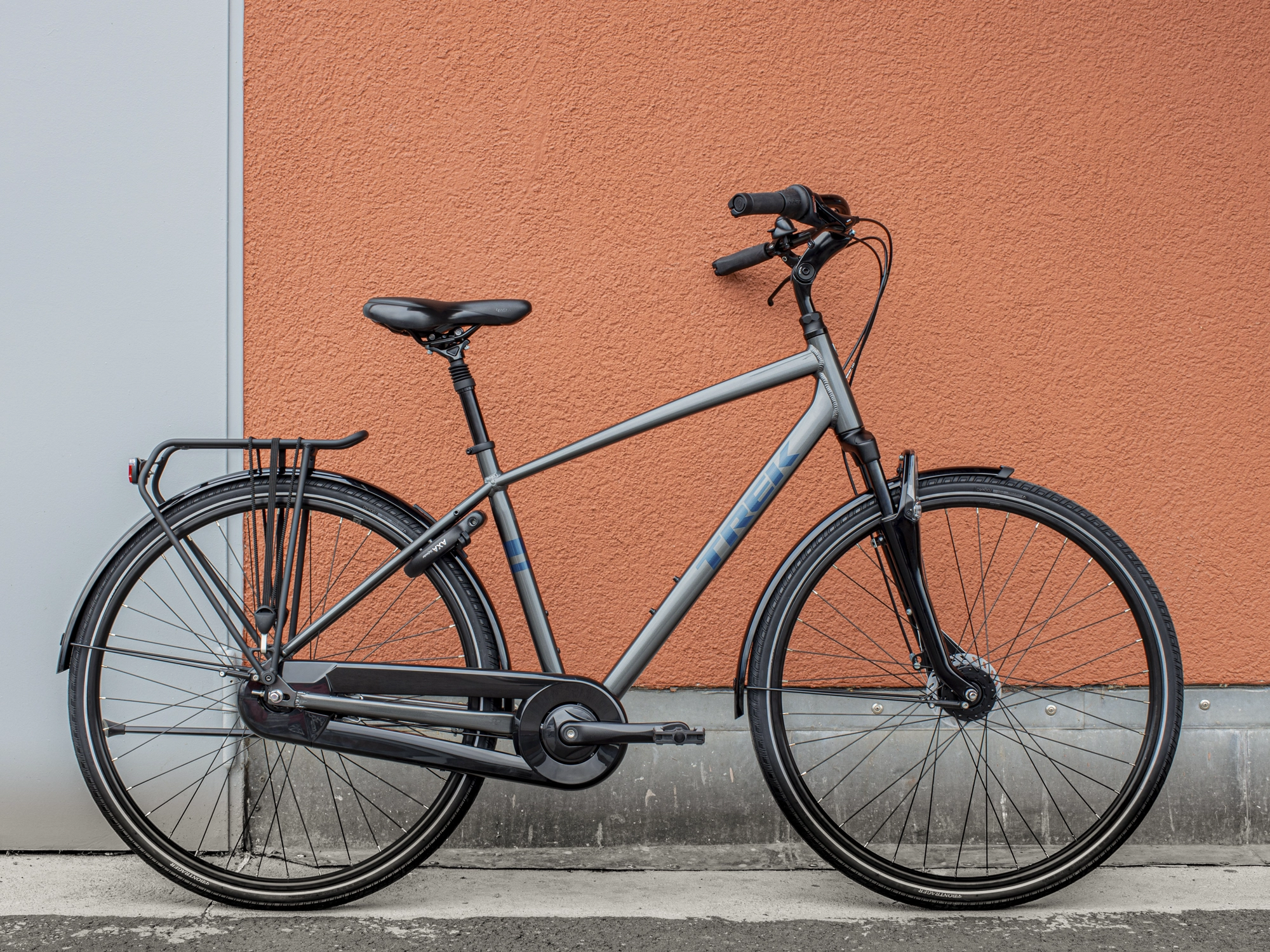 Trek District 2 EQ M Lithium Grey - WERKSTATT17 Bikeshop 3 Trek District 2 EQ M Lithium Grey - WERKSTATT17 Bikeshop