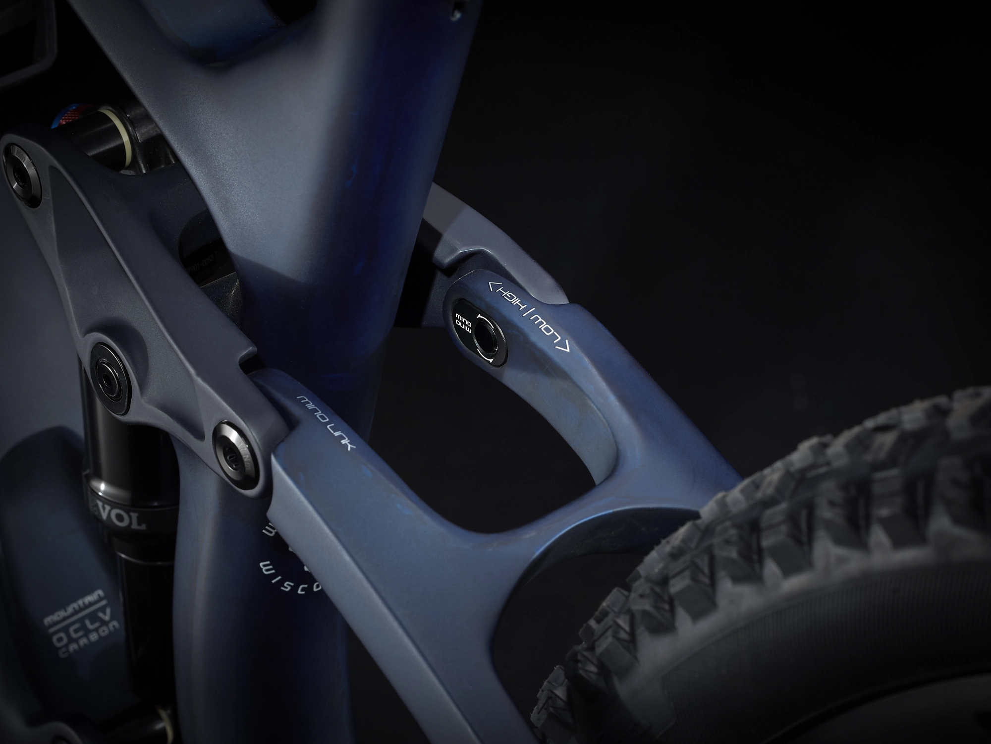 Trek Fuel EX 9.7 SLX/XT S 27.5 Matte Carbon Blue Smoke - WERKSTATT17 Bikeshop 9 Trek Fuel EX 9.7 SLX/XT S 27.5 Matte Carbon Blue Smoke - WERKSTATT17 Bikeshop – Bild 7