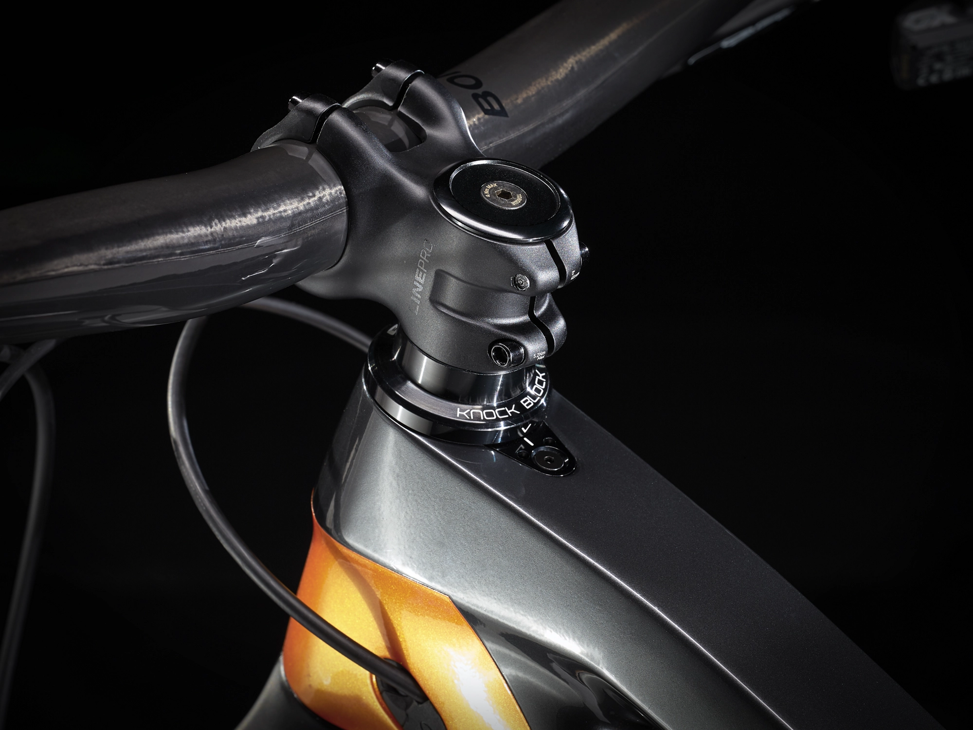 Trek Fuel EX 9.8 GX AXS M 29 Lithium Grey/Factory Orang - WERKSTATT17 Bikeshop 10 Trek Fuel EX 9.8 GX AXS M 29 Lithium Grey/Factory Orang - WERKSTATT17 Bikeshop – Bild 8