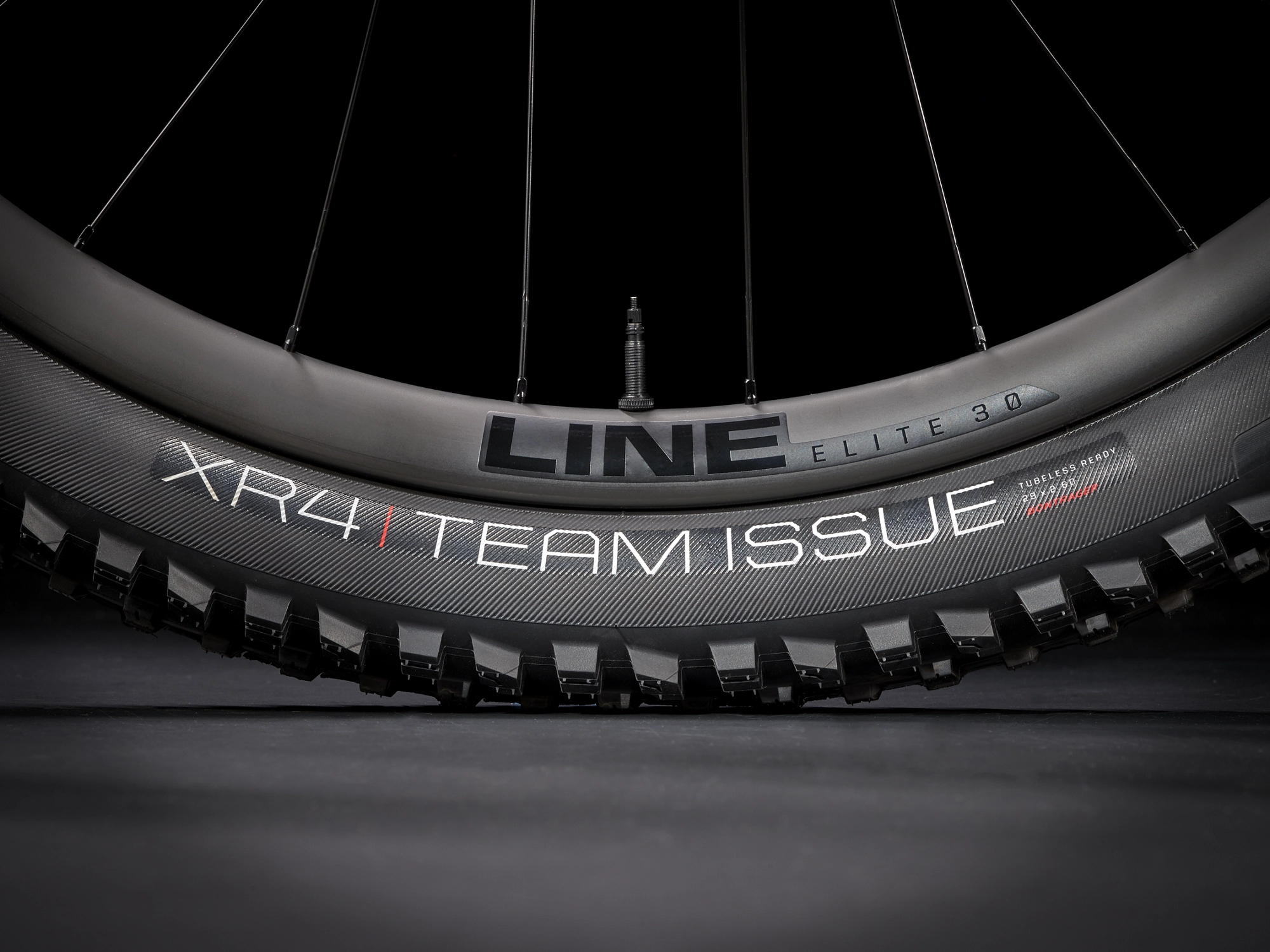 Trek Fuel EX 9.8 GX AXS M 29 Lithium Grey/Factory Orang - WERKSTATT17 Bikeshop 12 Trek Fuel EX 9.8 GX AXS M 29 Lithium Grey/Factory Orang - WERKSTATT17 Bikeshop – Bild 10