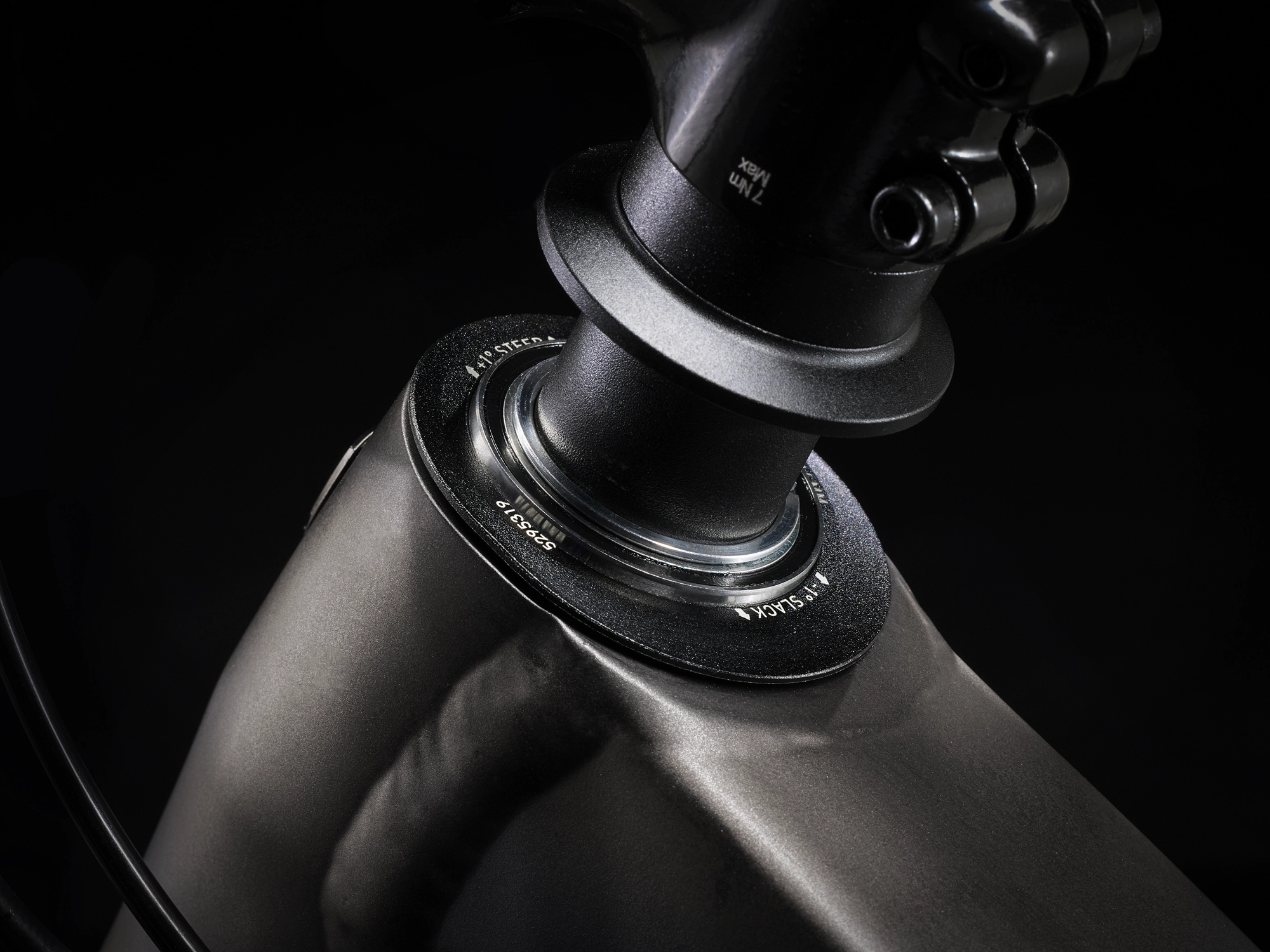 Trek Fuel EX 9.8 GX AXS S 29 Satin Baja Yellow - WERKSTATT17 Bikeshop 12 Trek Fuel EX 9.8 GX AXS S 29 Satin Baja Yellow - WERKSTATT17 Bikeshop – Bild 10