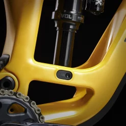 Trek Fuel EX 9.8 GX AXS S 29 Satin Baja Yellow - WERKSTATT17 Bikeshop 15 Trek Fuel EX 9.8 GX AXS S 29 Satin Baja Yellow - WERKSTATT17 Bikeshop -Fahrradladen FuelEX98GXAXS 23 36953 C Alt3