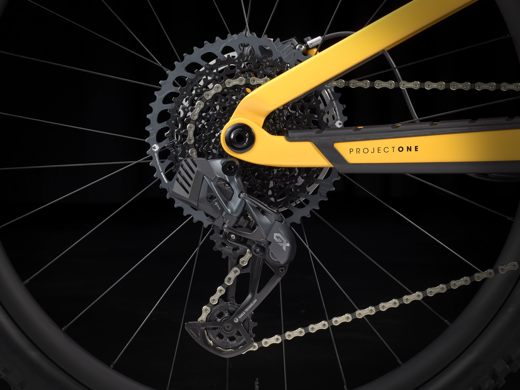 Trek Fuel EX 9.8 GX AXS S 29 Satin Baja Yellow - WERKSTATT17 Bikeshop 9 Trek Fuel EX 9.8 GX AXS S 29 Satin Baja Yellow - WERKSTATT17 Bikeshop – Bild 7