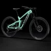 Trek Slash 8 GX XL 29 Miami Green - WERKSTATT17 Bikeshop 1 Trek Slash 8 GX XL 29 Miami Green - WERKSTATT17 Bikeshop -Fahrradladen Slash8GX 22 32993 B Portrait