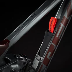 Trek Slash 9.8 GX AXS ML 29 Lithium Grey - WERKSTATT17 Bikeshop 16 Trek Slash 9.8 GX AXS ML 29 Lithium Grey - WERKSTATT17 Bikeshop -Fahrradladen Slash98GXAXS 22 35217 A Alt3