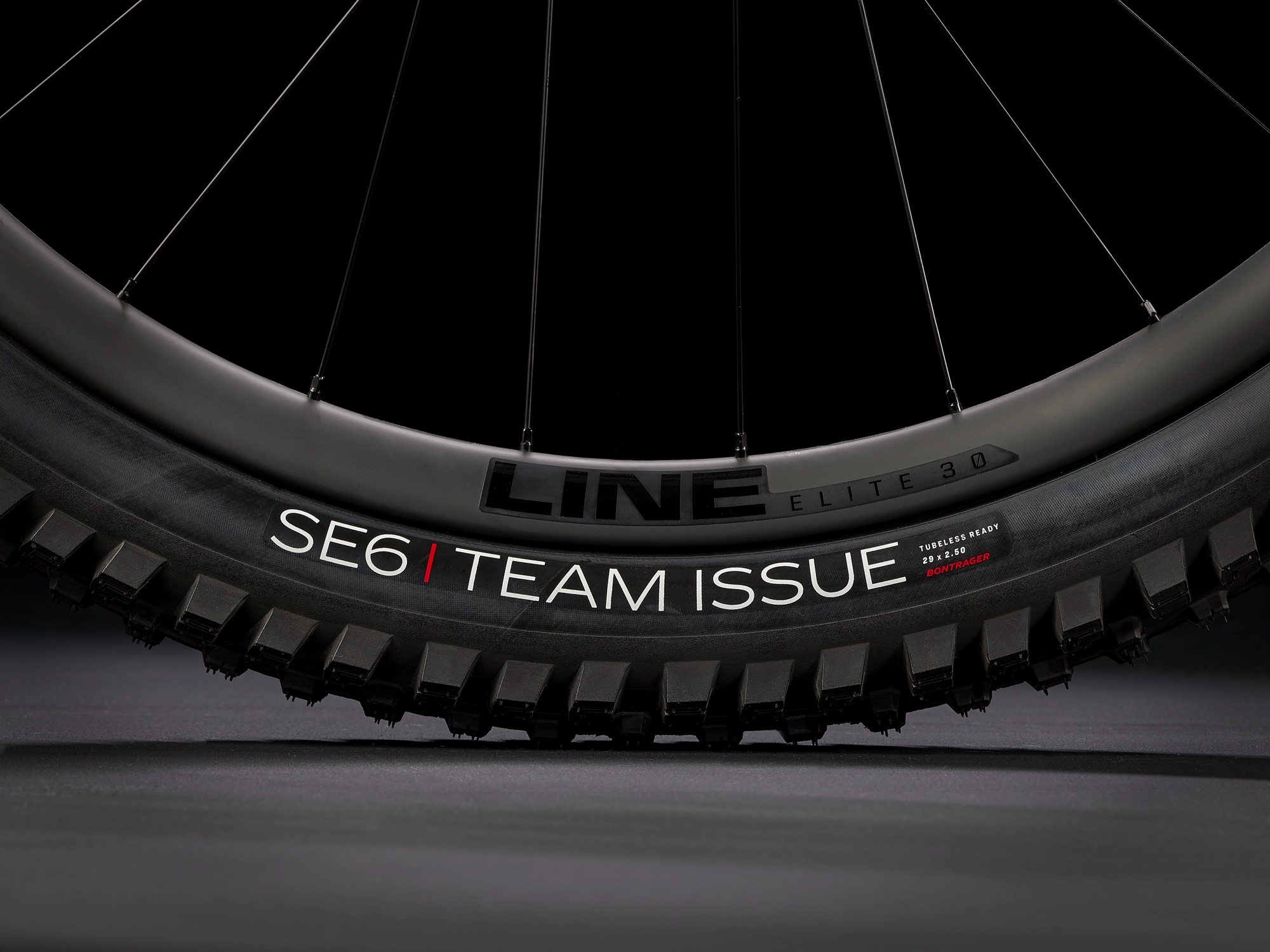 Trek Slash 9.8 GX AXS ML 29 Lithium Grey - WERKSTATT17 Bikeshop 8 Trek Slash 9.8 GX AXS ML 29 Lithium Grey - WERKSTATT17 Bikeshop – Bild 6