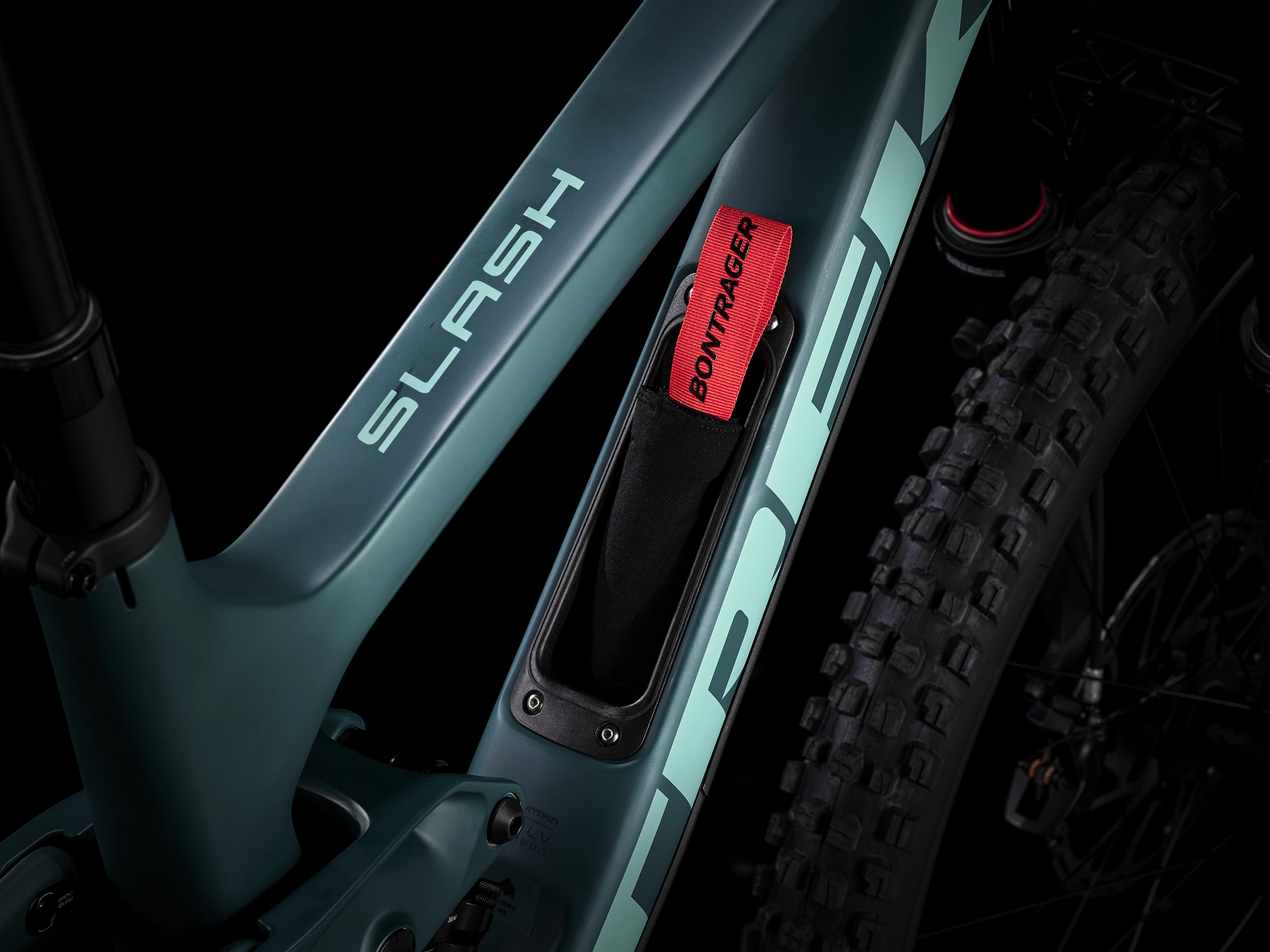 Trek Slash 9.8 GX AXS XL 29 Matte Juniper - WERKSTATT17 Bikeshop 6 Trek Slash 9.8 GX AXS XL 29 Matte Juniper - WERKSTATT17 Bikeshop – Bild 4