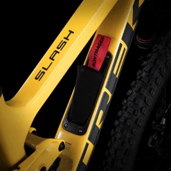 Trek Slash 9.8 GX AXS L 29 Satin Baja Yellow - WERKSTATT17 Bikeshop 16 Trek Slash 9.8 GX AXS L 29 Satin Baja Yellow - WERKSTATT17 Bikeshop -Fahrradladen Slash98GXAXS 23 37058 C Alt3