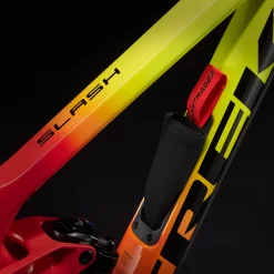 Trek Slash 9.9 XTR XL 29 Radioactive Coral To Yellow Fa - WERKSTATT17 Bikeshop 16 Trek Slash 9.9 XTR XL 29 Radioactive Coral To Yellow Fa - WERKSTATT17 Bikeshop -Fahrradladen Slash99XTR 22 35220 C Alt3