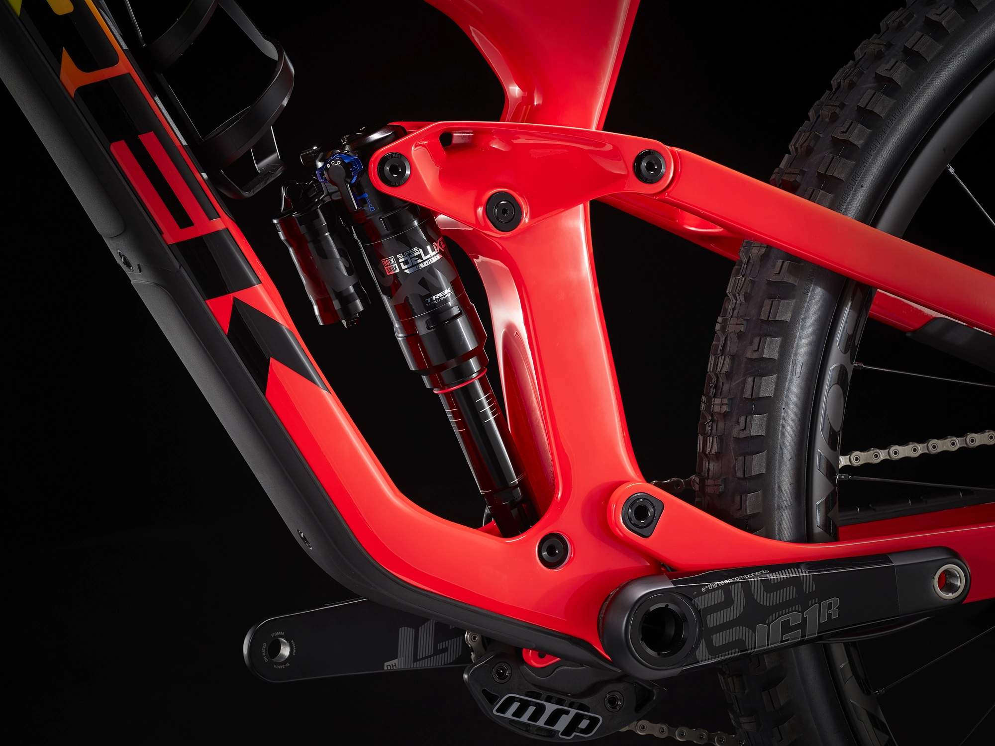 Trek Slash 9.9 XTR XL 29 Radioactive Coral To Yellow Fa - WERKSTATT17 Bikeshop 7 Trek Slash 9.9 XTR XL 29 Radioactive Coral To Yellow Fa - WERKSTATT17 Bikeshop – Bild 5