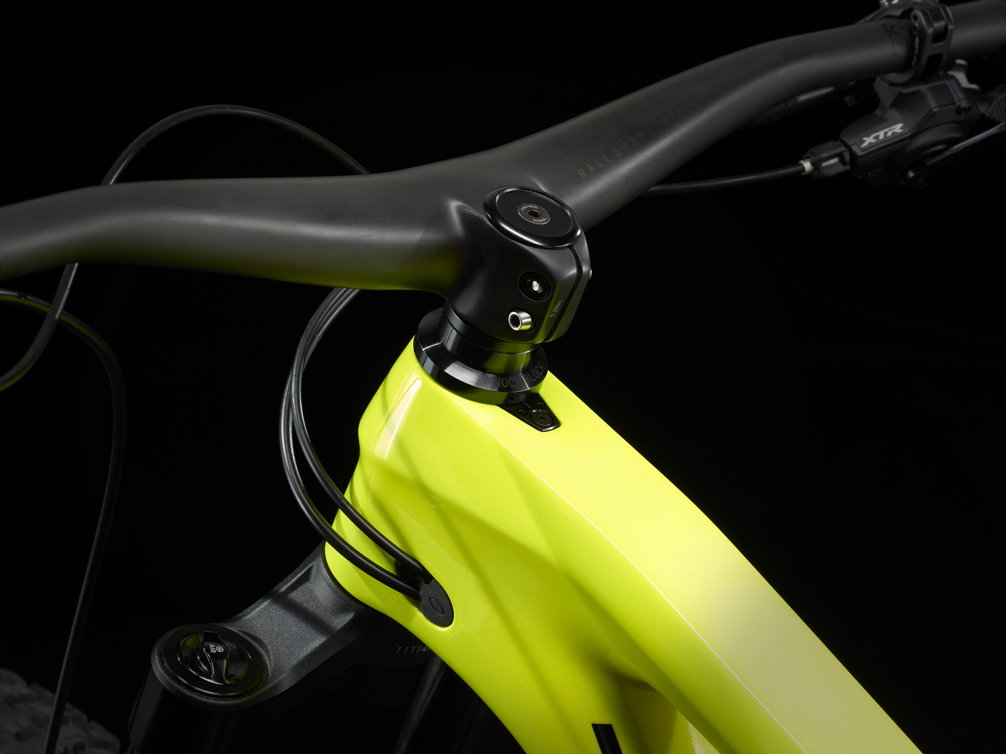 Trek Slash 9.9 XTR XL 29 Radioactive Coral To Yellow Fa - WERKSTATT17 Bikeshop 9 Trek Slash 9.9 XTR XL 29 Radioactive Coral To Yellow Fa - WERKSTATT17 Bikeshop – Bild 7