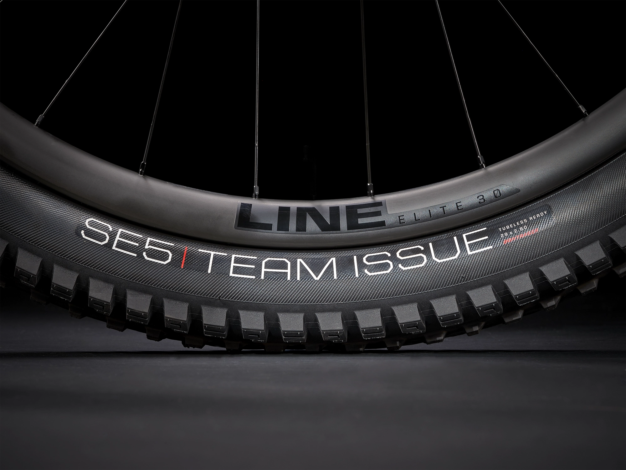 Trek Slash 9.9 XX1 AXS XL 29 Lithium Grey - WERKSTATT17 Bikeshop 8 Trek Slash 9.9 XX1 AXS XL 29 Lithium Grey - WERKSTATT17 Bikeshop – Bild 6