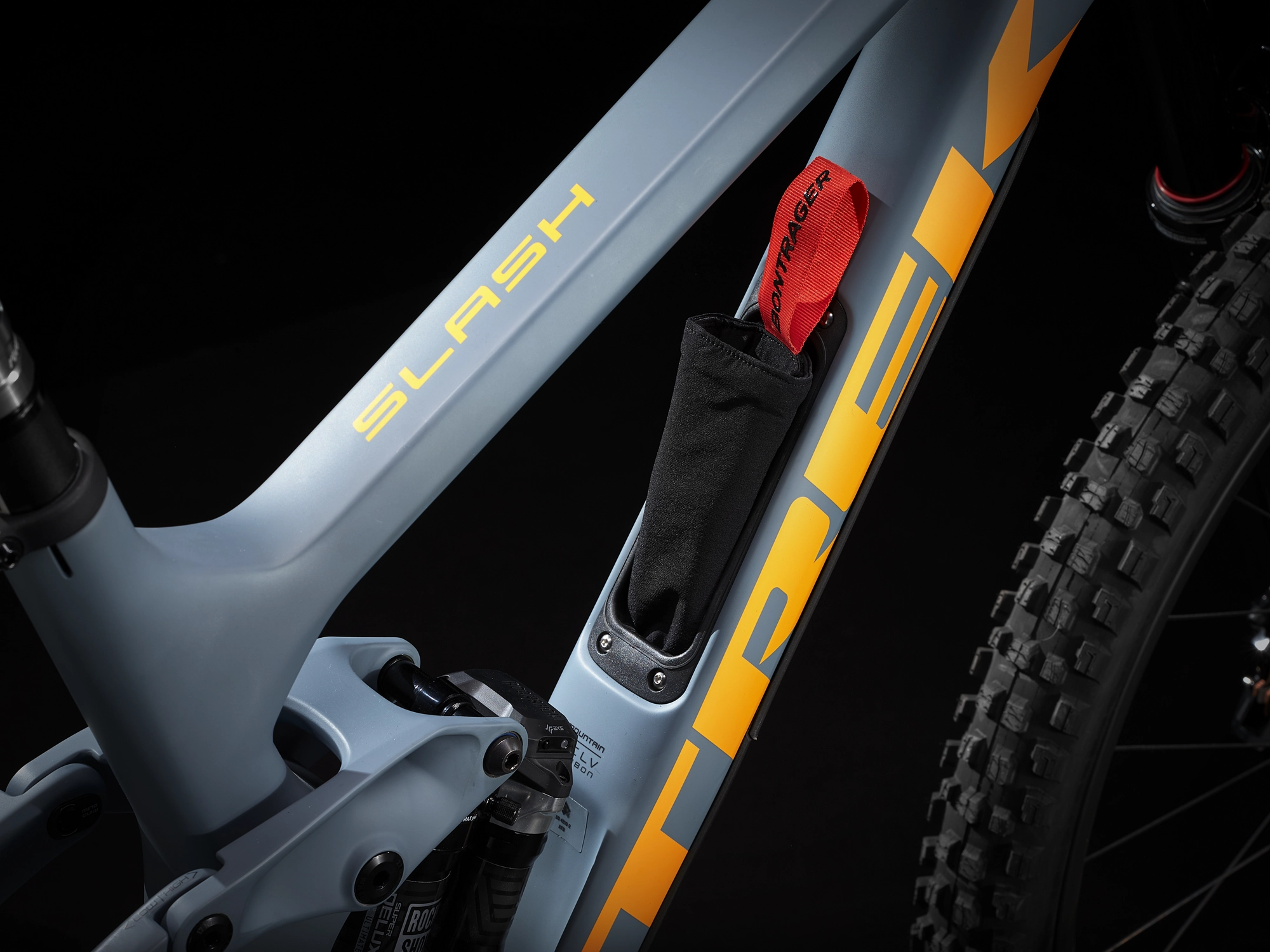 Trek Slash 9.9 XX1 FA L 29 Matte Battleship Blue - WERKSTATT17 Bikeshop 6 Trek Slash 9.9 XX1 FA L 29 Matte Battleship Blue - WERKSTATT17 Bikeshop – Bild 4