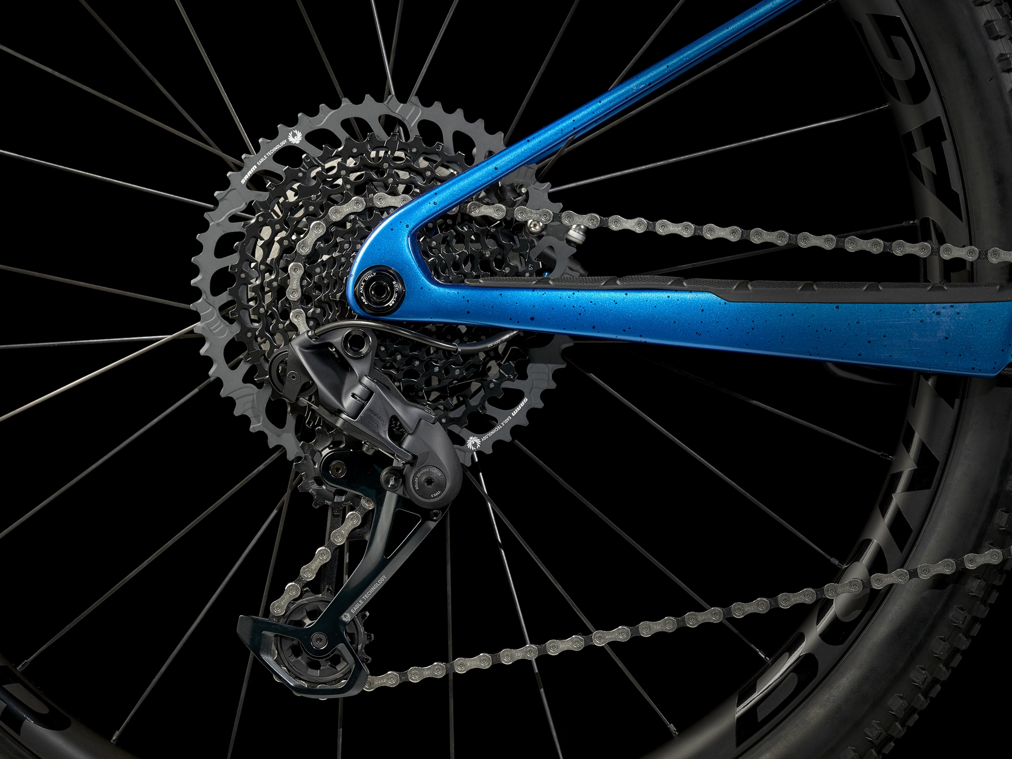 Trek Supercaliber 9.8 GX XXL Navy Smoke To Alpine Blue - WERKSTATT17 Bikeshop 6 Trek Supercaliber 9.8 GX XXL Navy Smoke To Alpine Blue - WERKSTATT17 Bikeshop – Bild 4