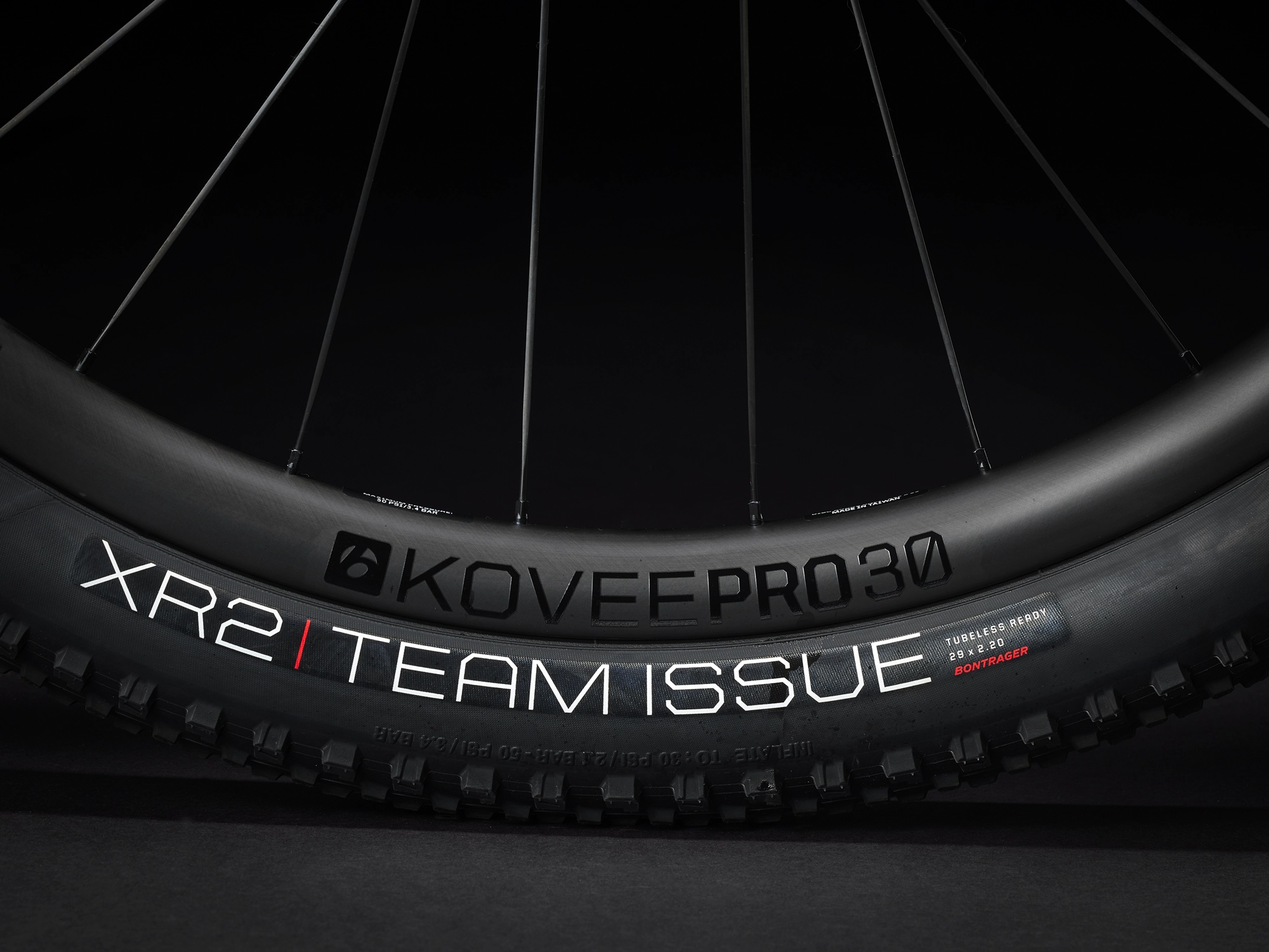 Trek Supercaliber 9.8 GX XXL Navy Smoke To Alpine Blue - WERKSTATT17 Bikeshop 10 Trek Supercaliber 9.8 GX XXL Navy Smoke To Alpine Blue - WERKSTATT17 Bikeshop – Bild 8