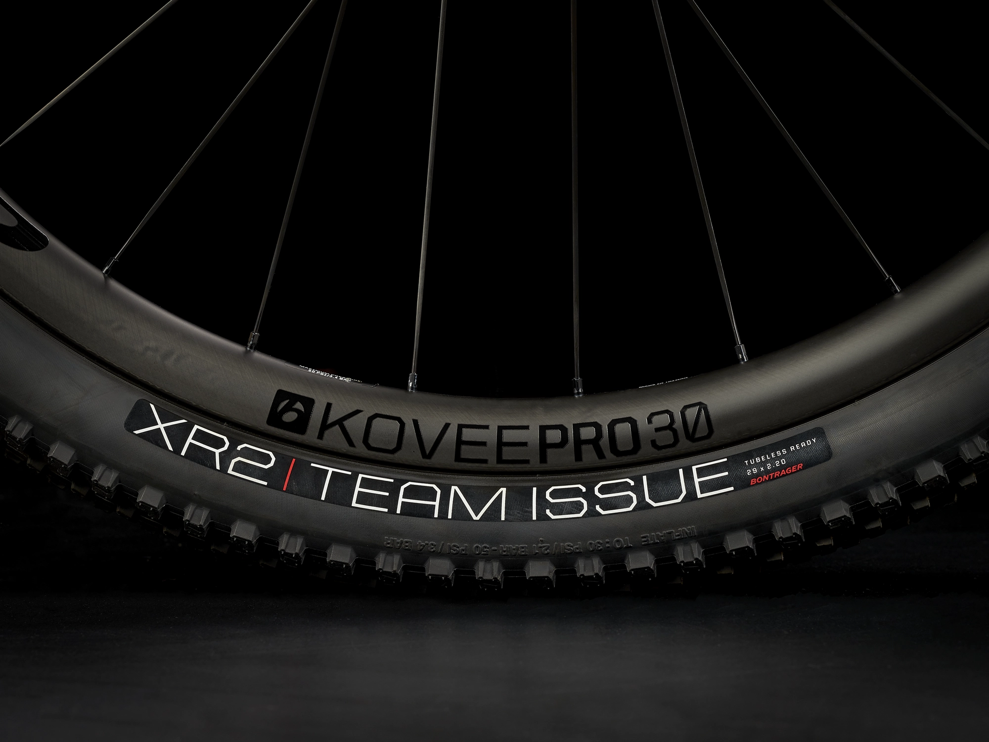 Trek Supercaliber 9.9XX1AXS M Navy Smoke To Alpine Blue - WERKSTATT17 Bikeshop 10 Trek Supercaliber 9.9XX1AXS M Navy Smoke To Alpine Blue - WERKSTATT17 Bikeshop – Bild 8