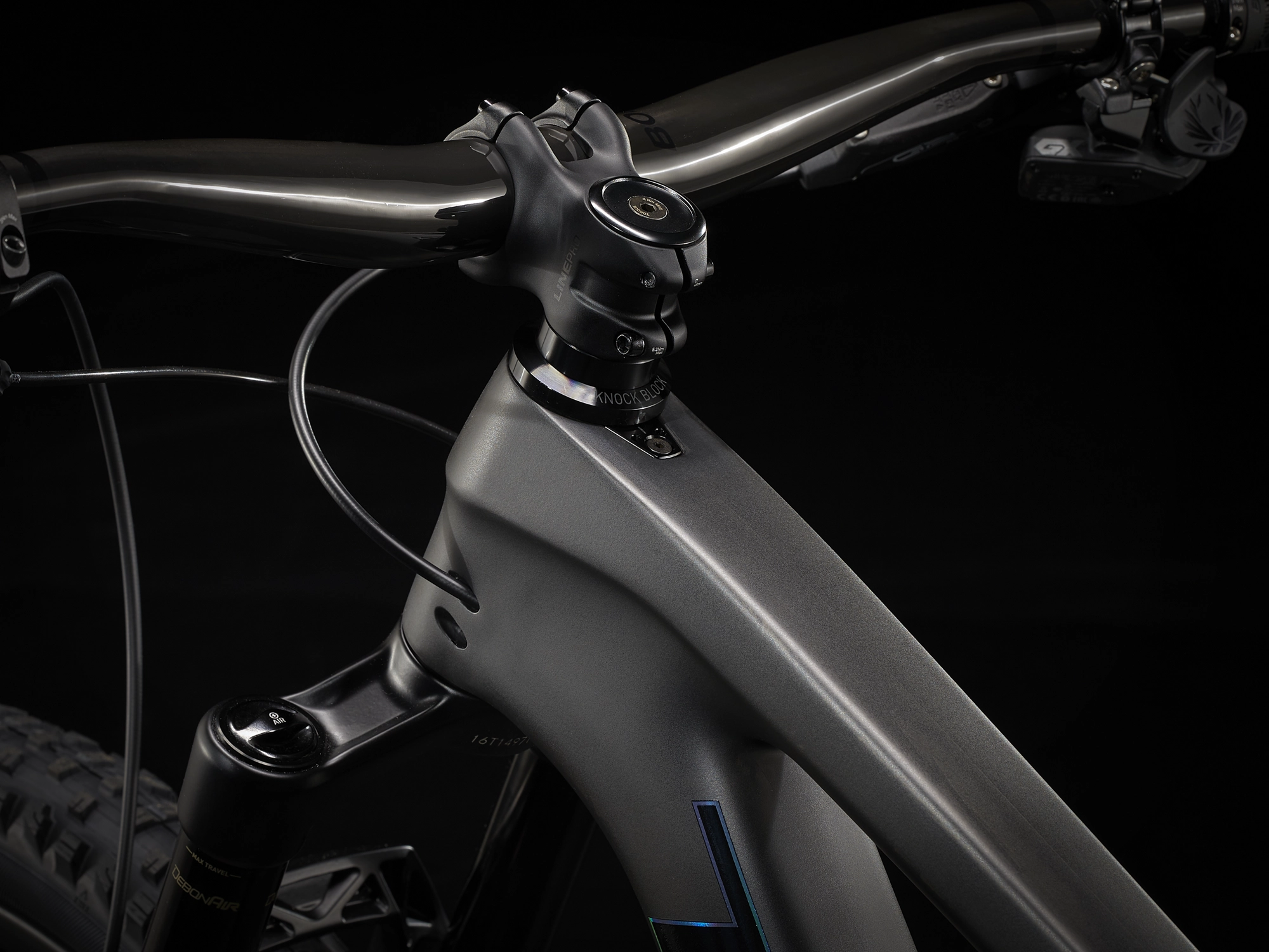 Trek Top Fuel 9.8 GX AXS M Matte Raw Carbon - WERKSTATT17 Bikeshop 5 Trek Top Fuel 9.8 GX AXS M Matte Raw Carbon - WERKSTATT17 Bikeshop – Bild 3