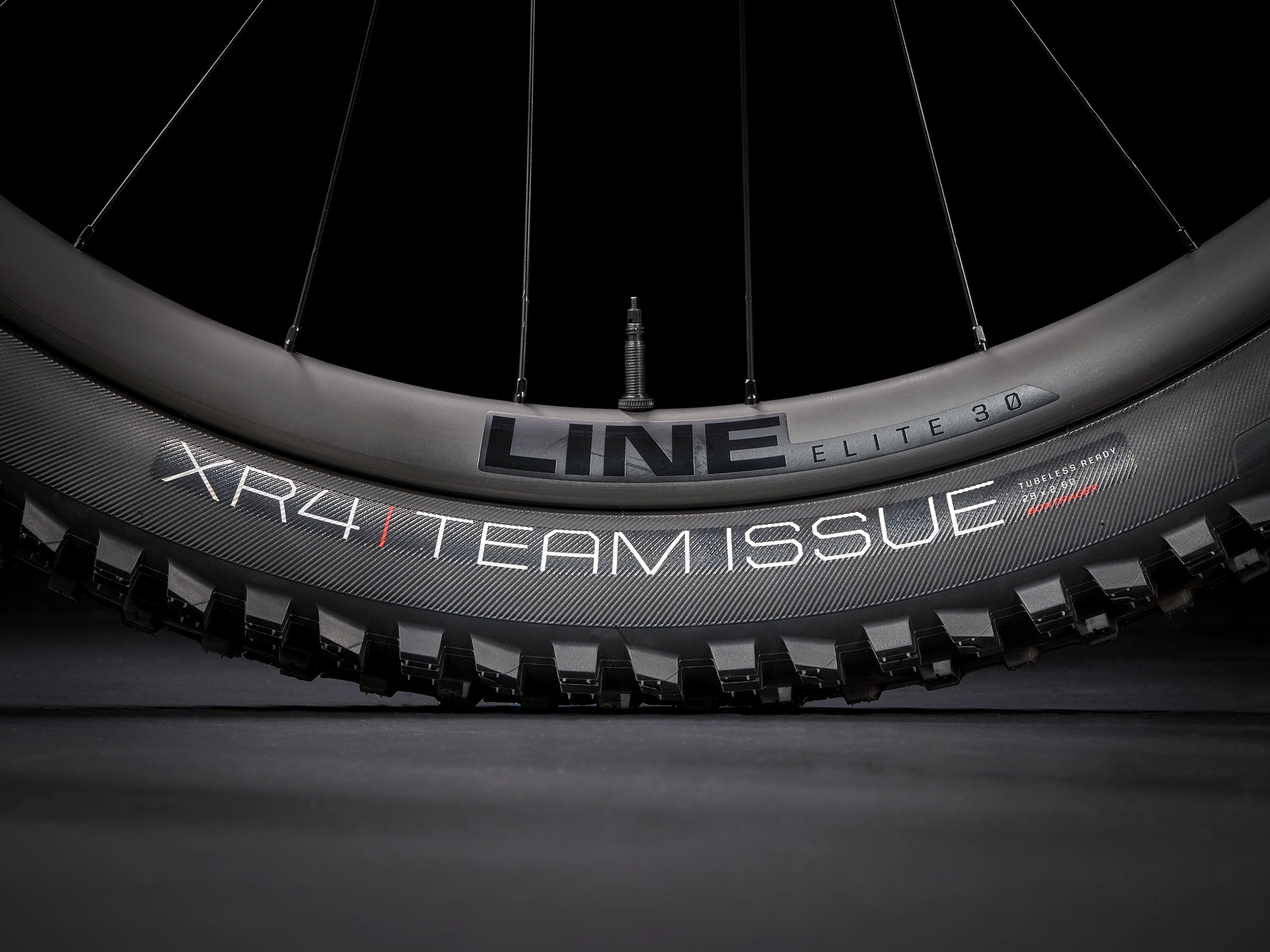 Trek Top Fuel 9.8 GX AXS M Matte Raw Carbon - WERKSTATT17 Bikeshop 8 Trek Top Fuel 9.8 GX AXS M Matte Raw Carbon - WERKSTATT17 Bikeshop – Bild 6