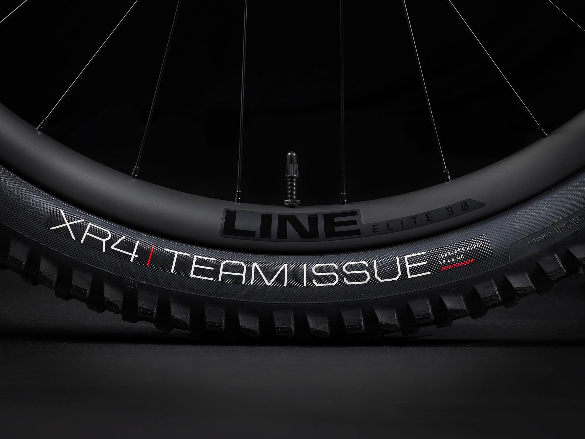 Trek Top Fuel 9.8 GX AXS ML Satin Baja Yellow - WERKSTATT17 Bikeshop 8 Trek Top Fuel 9.8 GX AXS ML Satin Baja Yellow - WERKSTATT17 Bikeshop – Bild 6